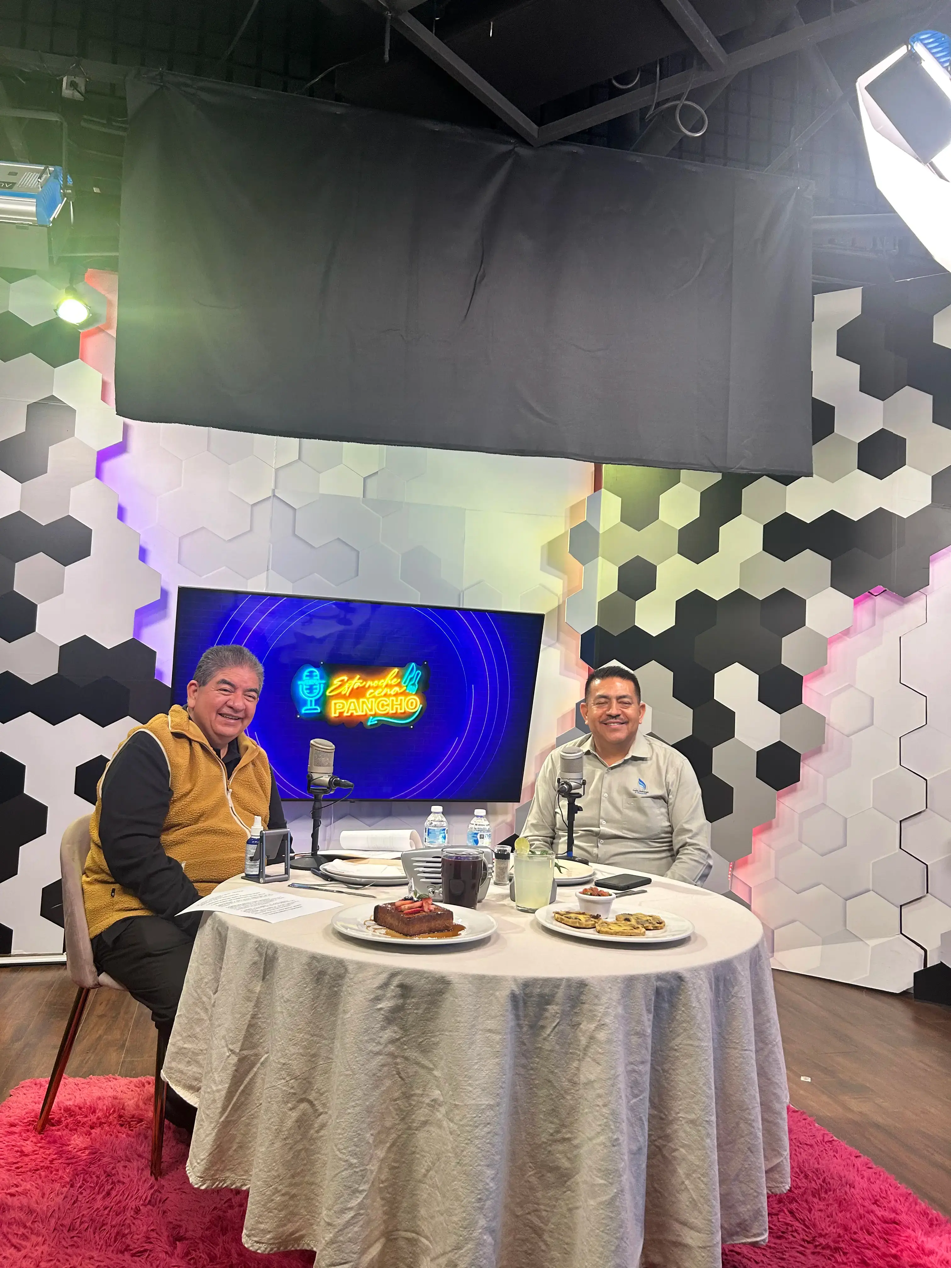 Programa de radio y Facebook Live Esta Noche Cena Pancho, episodio 46